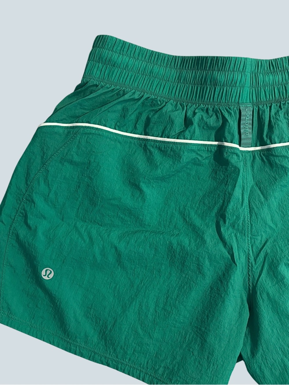 Lululemon Track That High-Rise 4” Green Train Shorts ft. White Piping (Size 6)